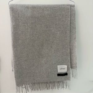 Aritzia Wilfred the classic wool scarf - heather light grey